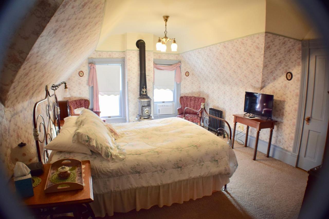 The Hancock House Bed & Breakfast Inn Дабек Экстерьер фото