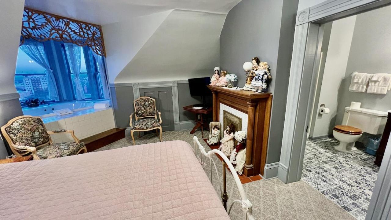 The Hancock House Bed & Breakfast Inn Дабек Экстерьер фото